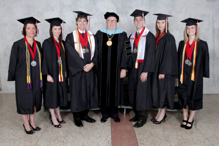 Nicholls awards 674 degrees during Its largest commencement Nicholls News